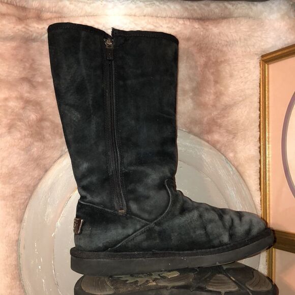 UGG 6 Tall Black Suede Boots - Picture 7 of 13